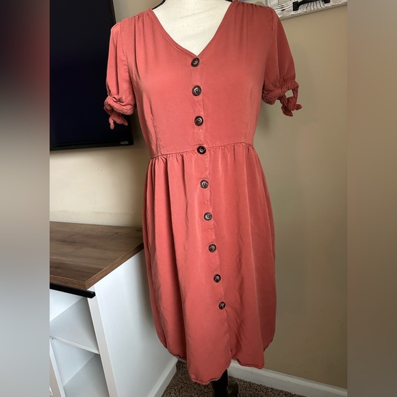 Dress - Picture 3 of 3